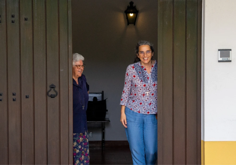 Mary, the first Handmaid of the Lord, encourages us on the path of total surrender to Jesus Christ.